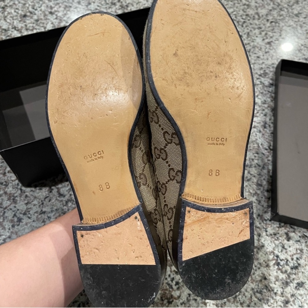 Gucci Women's Beige and Brown Loafers with Gold Accent Size-8 NWT Marked bottom - Picture 3 of 4